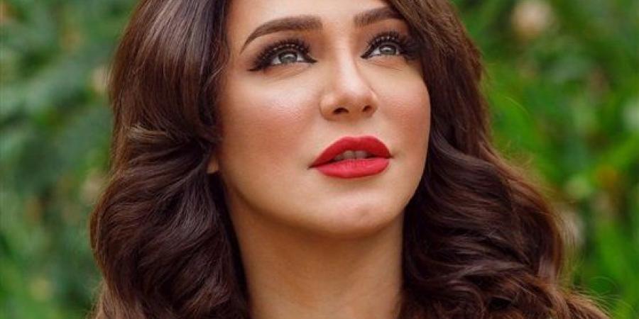 بنات سوريات - صور للفنانه سلاف فواخرجى من اجمل السوريات 708 9